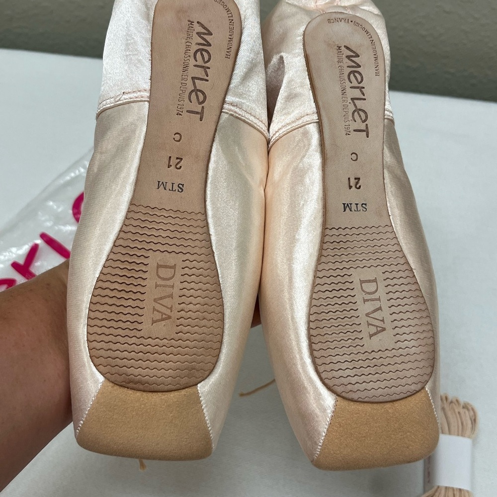 Merlet Ballerina Pointe Shoes 21 - Picture 5 of 6